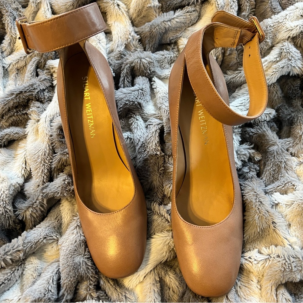 Stuart Weitzman pumps